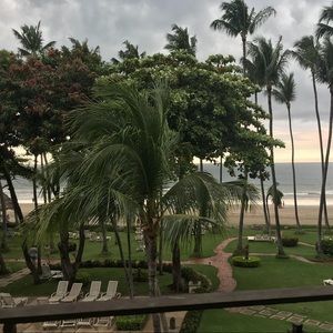 Meet your Posher, Gloria